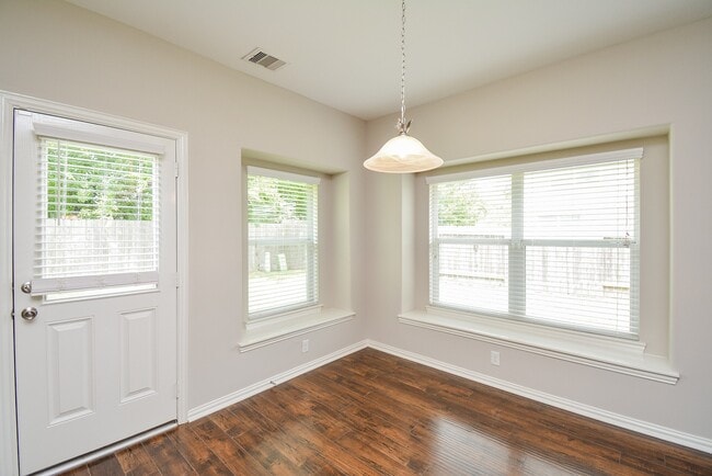 Building Photo - 6003 Hickory Hollow Dr