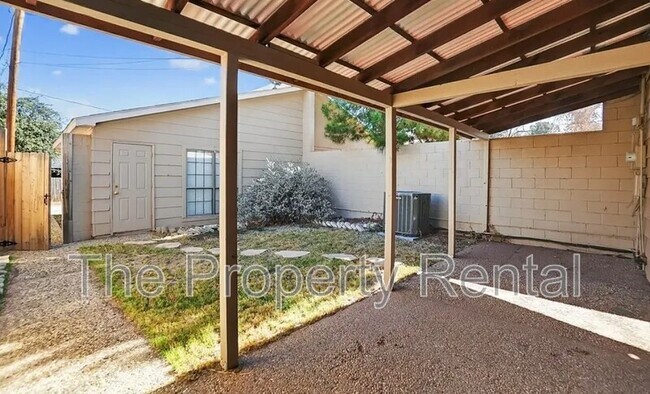 Building Photo - 3220 Preston Dr