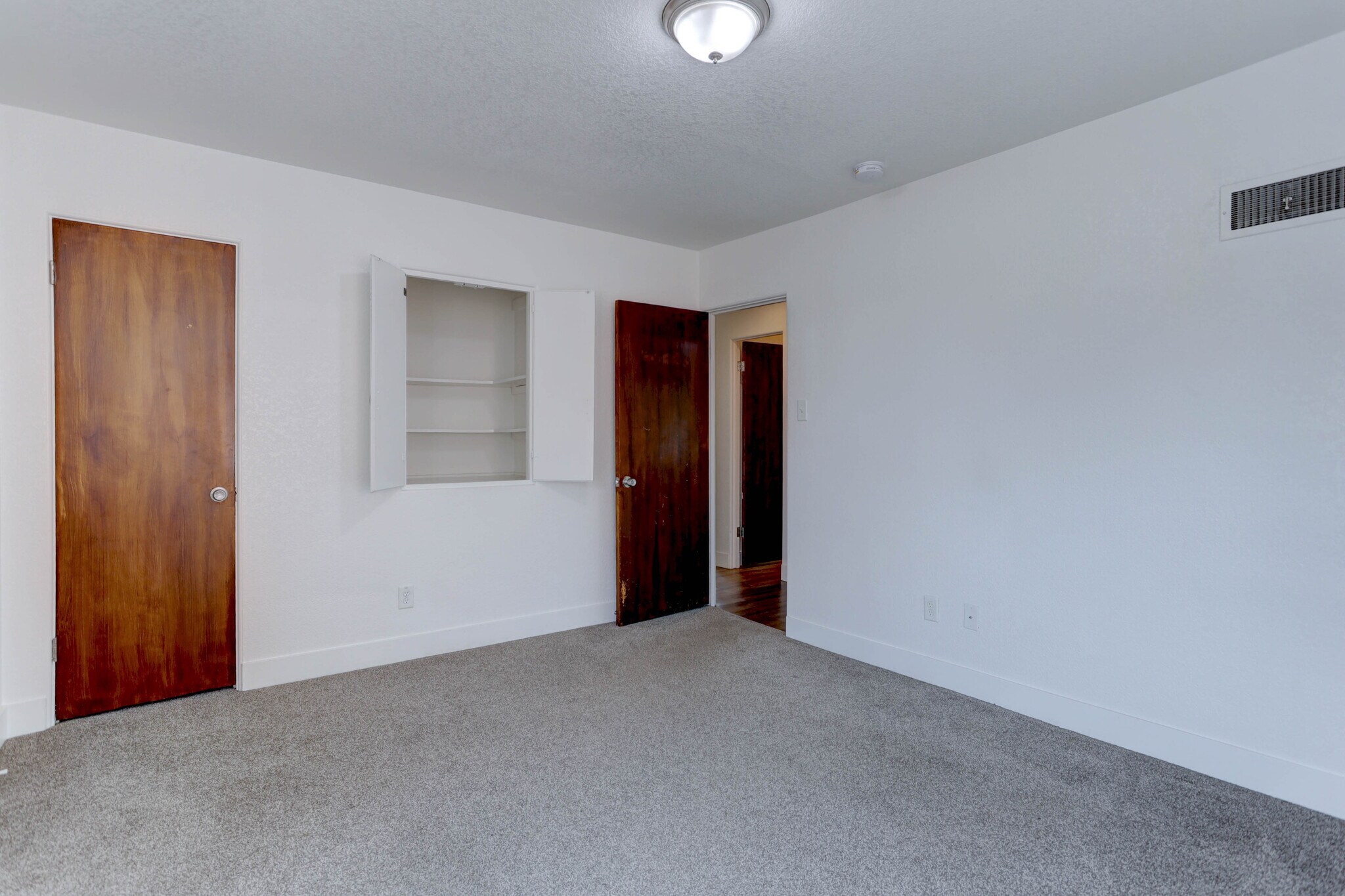 Building Photo - 740 19th St