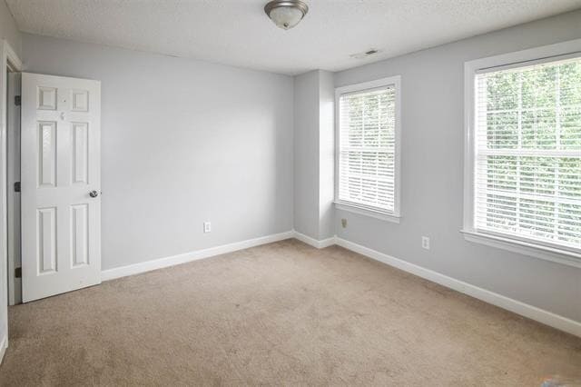 Building Photo - 105 Knotting Pl