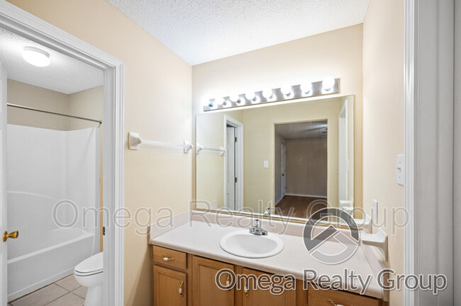 Building Photo - 6936 Magnolia Trace