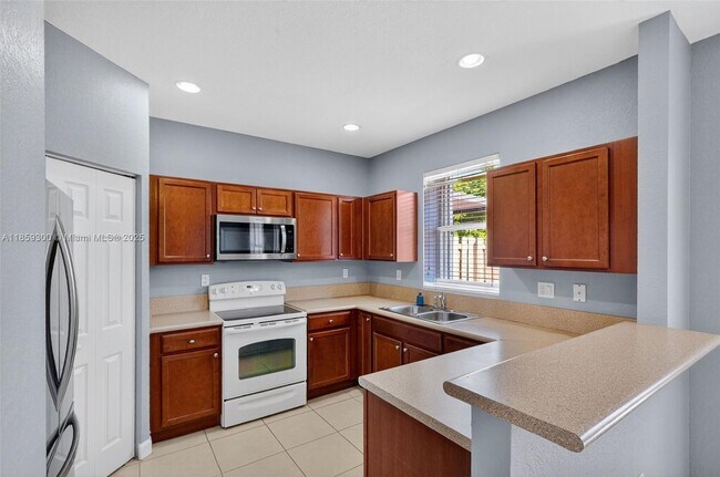 Building Photo - 14747 SW 25th Ln