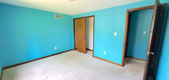 Building Photo - 89 Greencastle Ln
