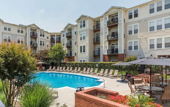 Building Photo - 2665 Prosperity Ave