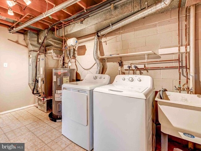 Building Photo - 18 Clinton Hill Ct