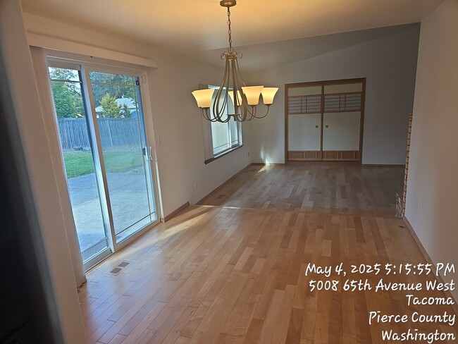 Building Photo - University Place Custom Rambler home for R...
