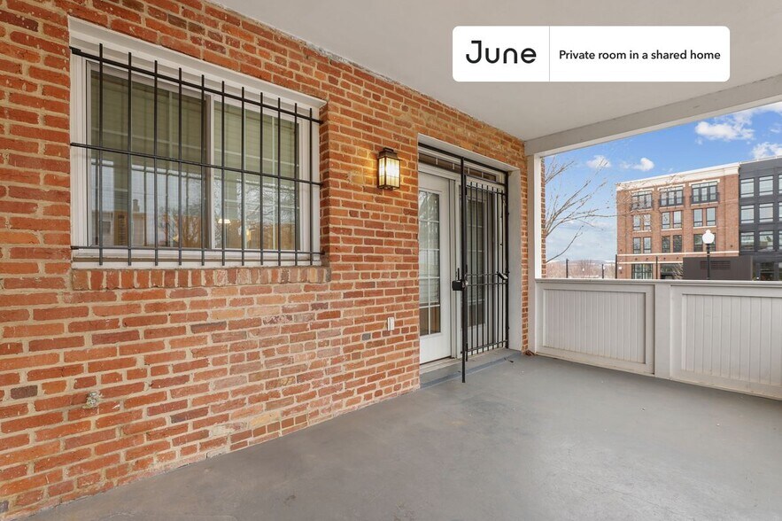 Building Photo - Room in Shared 3 bed/3 bath home in Capitol Hill