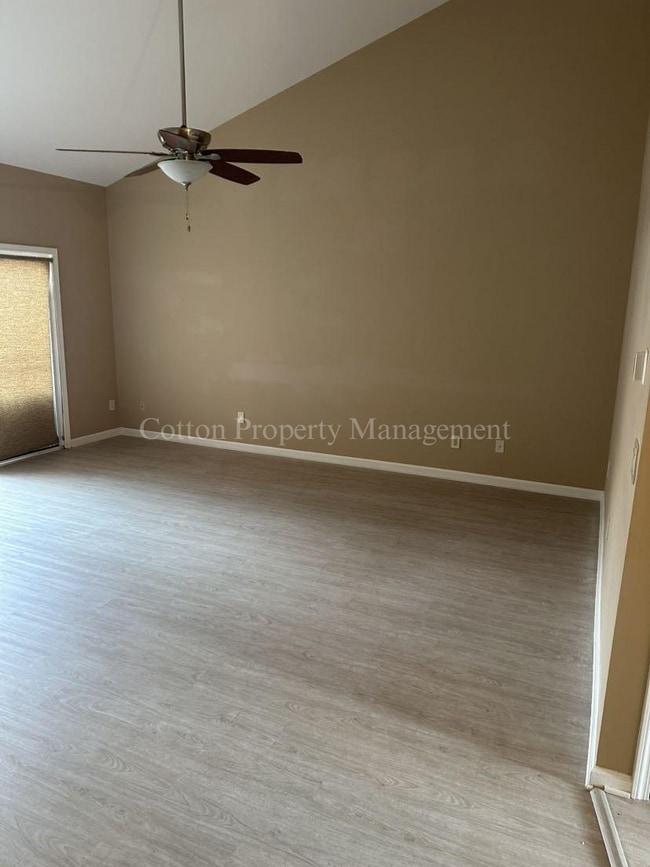 Building Photo - 207 Hibiscus Way