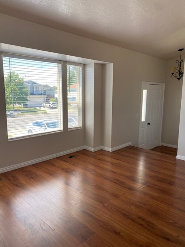 Building Photo - 2022 N 850 W