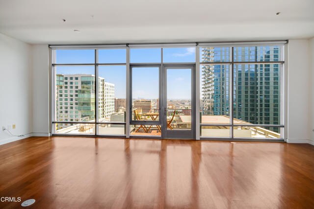 Building Photo - 1100 S Hope St