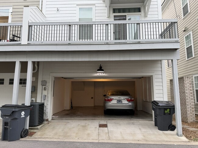 Building Photo - 1057 Vida Wy