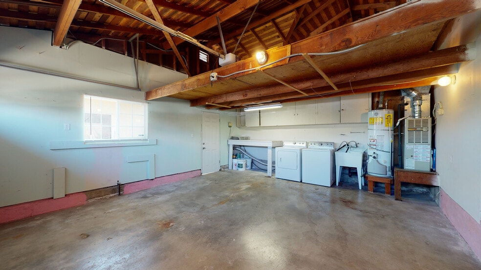 Building Photo - 2073 Trinity St