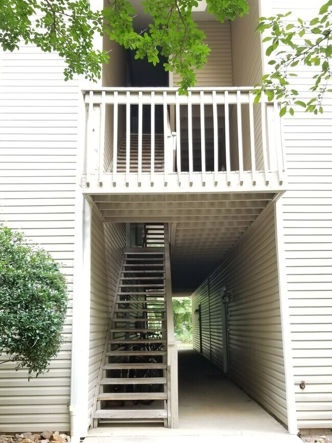 Building Photo - 109 Stratford Dr