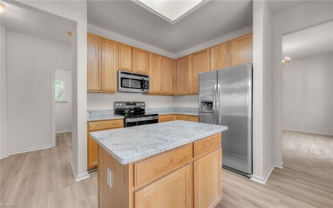 Building Photo - 310 Canaan Cir