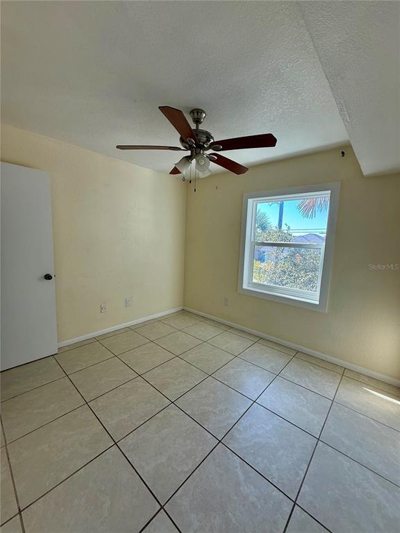 Building Photo - 1405 S Central Ave