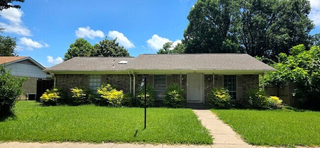 Building Photo - 1018 Rockledge Dr