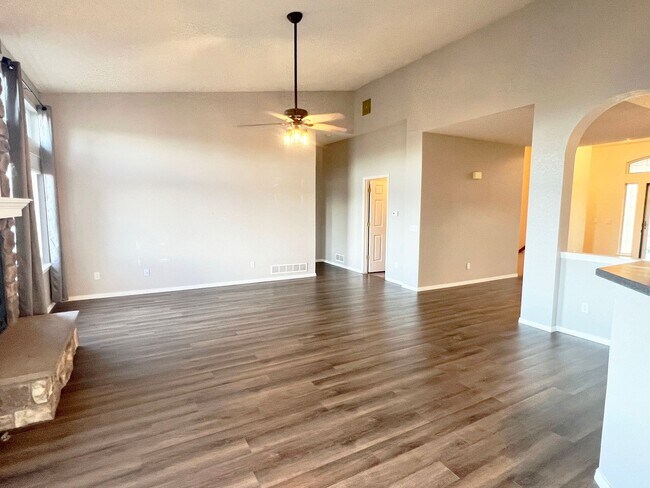 Building Photo - Open Ranch with 3 beds 2 baths and a 2-car...