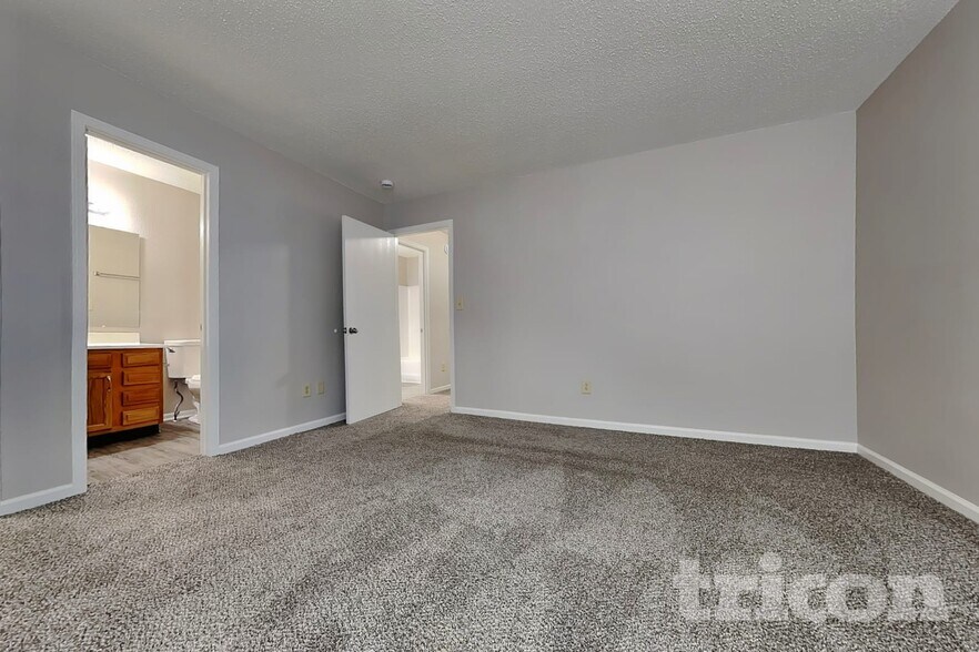 Building Photo - 6453 Townsend Way