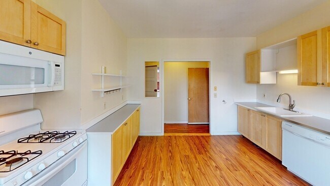Building Photo - 22 Boynton St