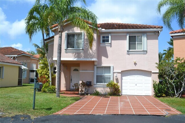 Primary Photo - 1537 E Lake Ct