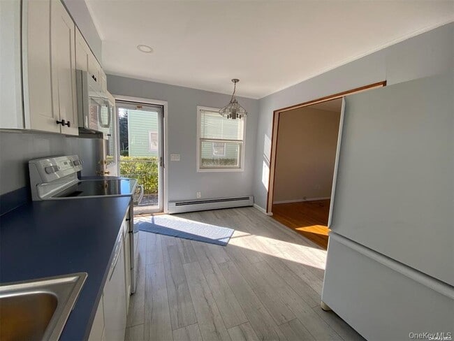 Building Photo - 52 Grand Pl