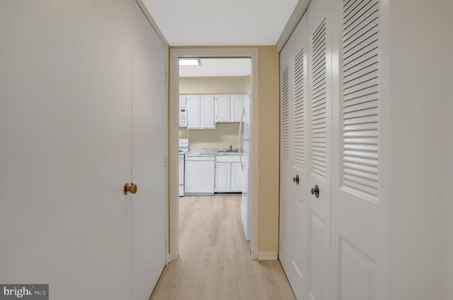 Building Photo - 3713 S George Mason Dr