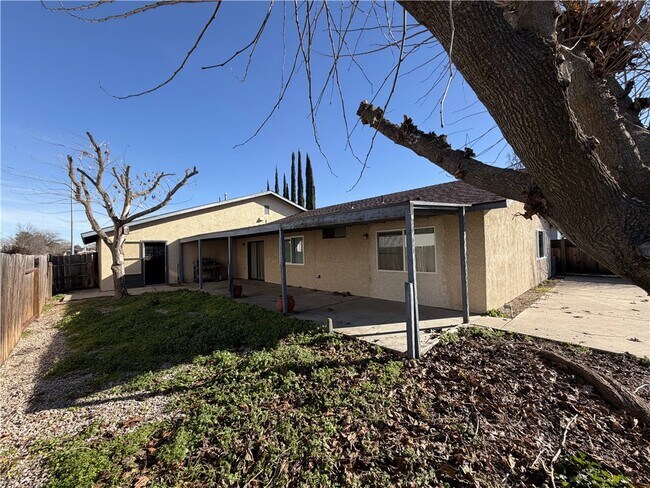 Building Photo - 115 Rosemary Dr