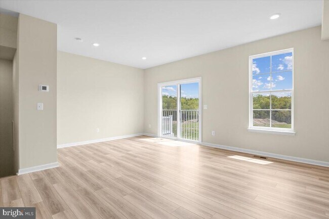 Building Photo - 111 Tye Ct