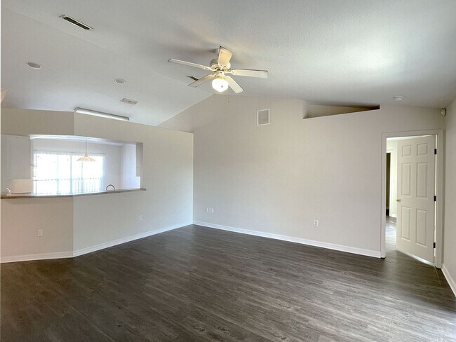 Building Photo - Three-Bedroom Home near Lake Elbert