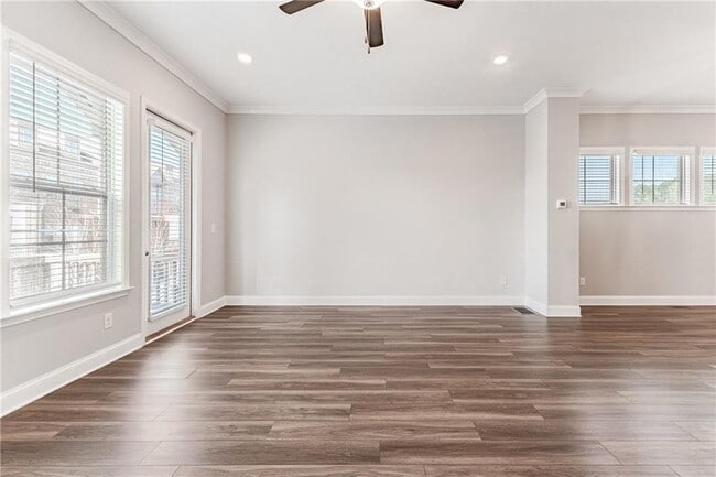 Building Photo - 5051 Pinckney Ln