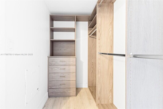 Building Photo - 16385 Biscayne Blvd