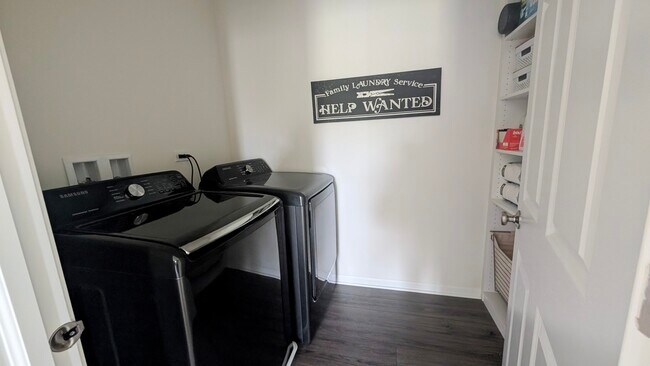 Building Photo - 29W730 Cambridge Ct