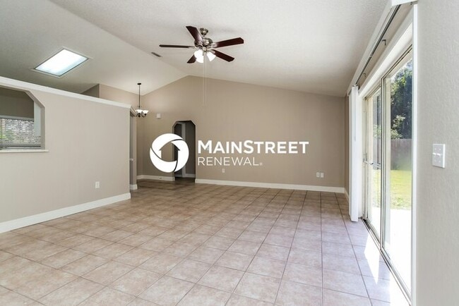 Building Photo - 3 Bedroom Pet-Friendly Home in St. Cloud, FL with Main Street Renewal