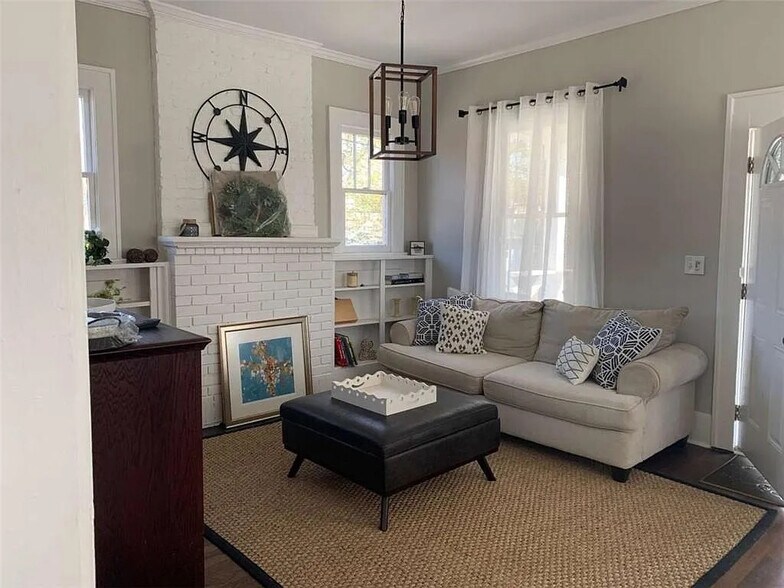 Primary Photo - Room in Duplex on Jackson St