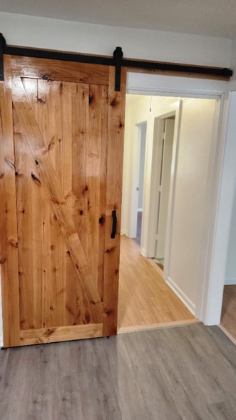 Building Photo - 409 Park Ave