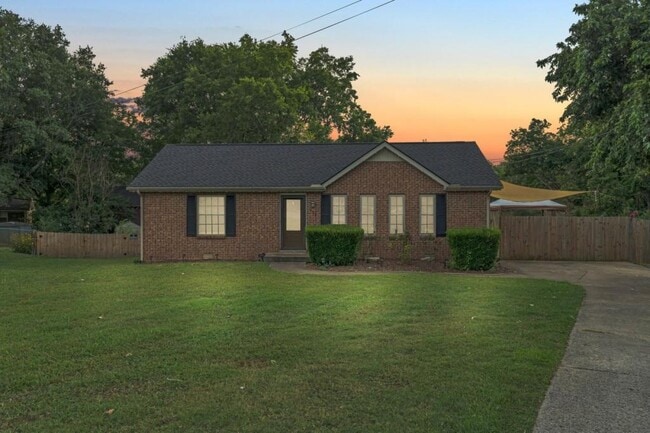 Primary Photo - 459 Trina St