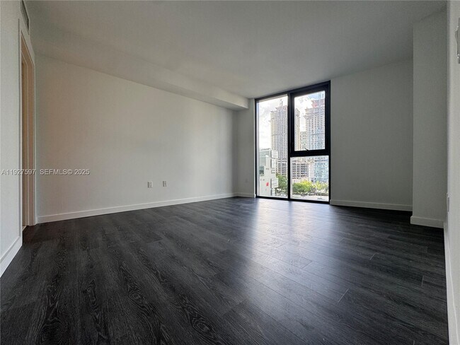 Building Photo - 31 SE 6th St