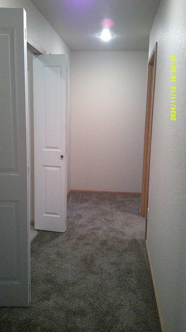 Building Photo - MOVE IN SPECIAL!! Spacious 3 bed 2.5 bath townhouse