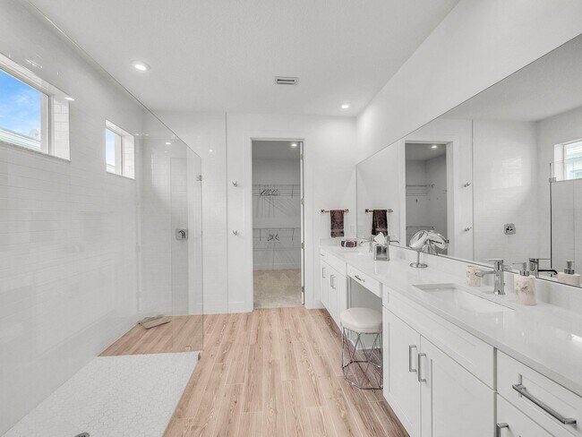 Building Photo - 11724 SW Aquila Wy