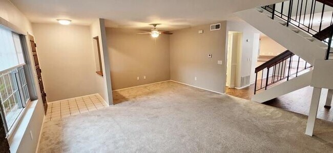 Building Photo - 6863 Alderwood Dr