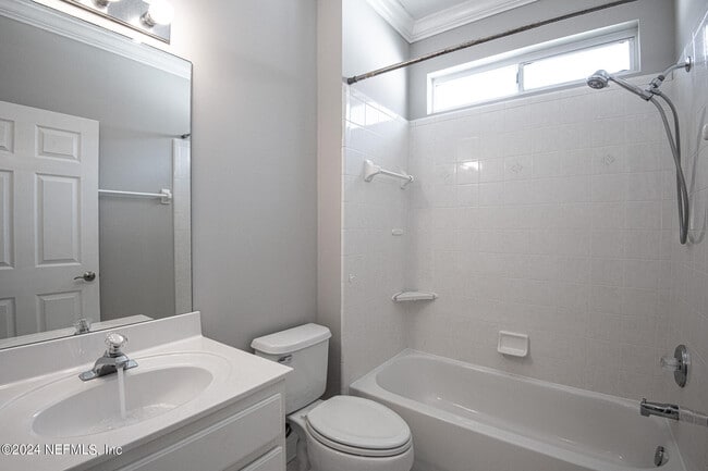Building Photo - 9166 Spindletree Way
