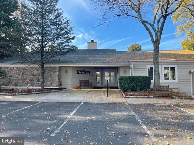 Building Photo - 502 Portsmouth Ct