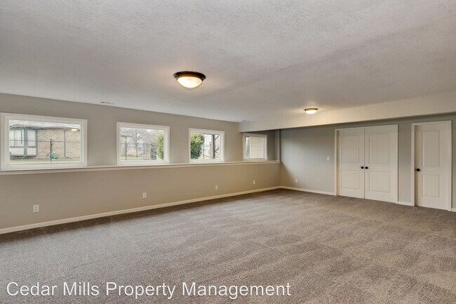 Building Photo - 6 br, 3.5 bath House - 8407 E. Champions Ct.
