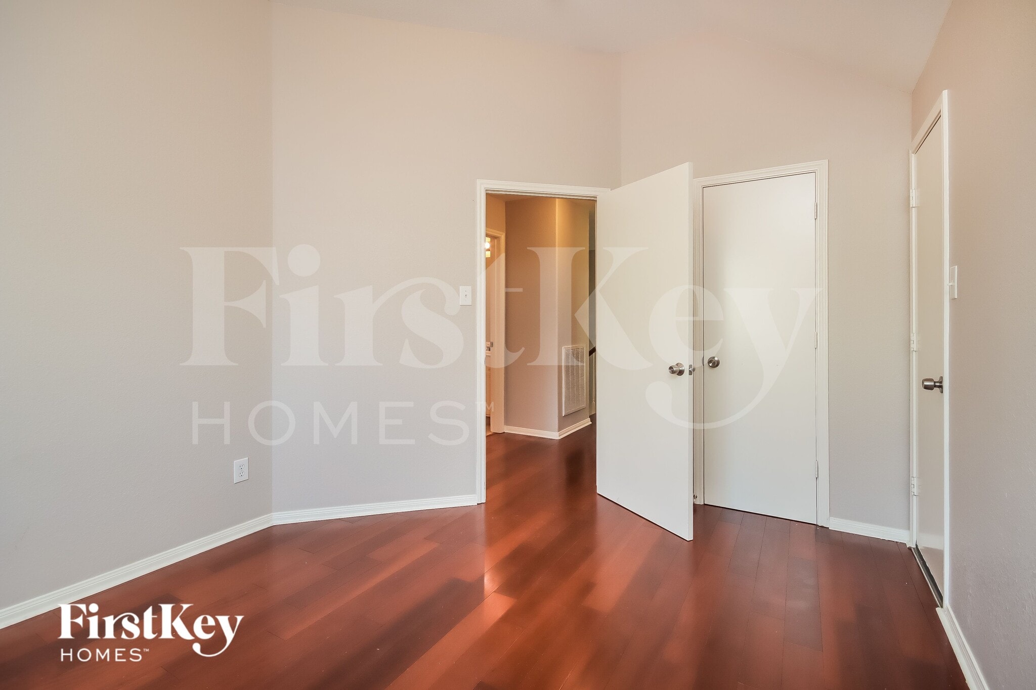 Building Photo - 8306 White Willow Ln