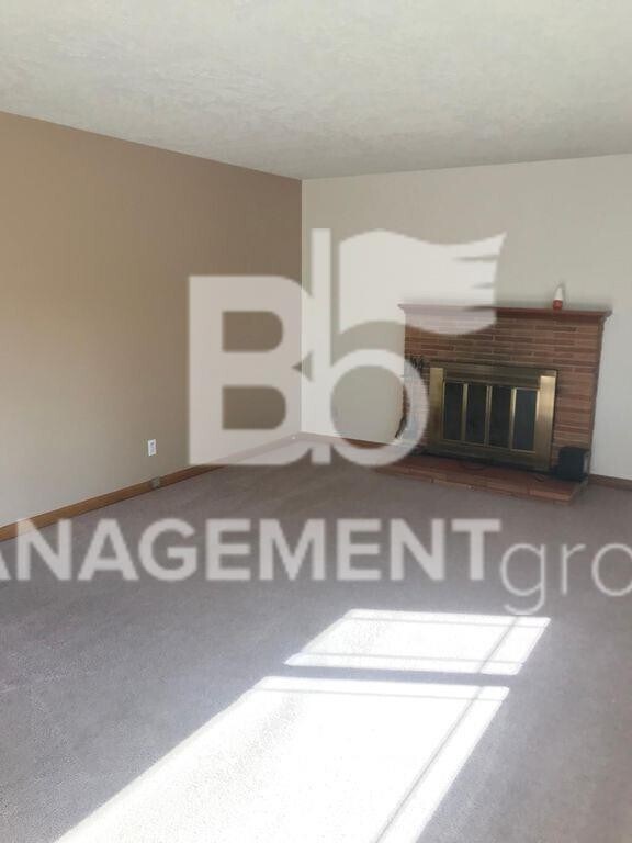 Building Photo - Fantastic Location! This is a great 2 bedroom 1 bath ranch-style home, in the heart of Concordia/...
