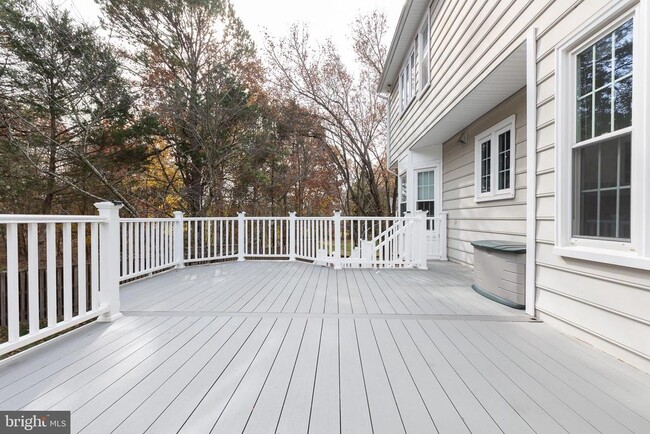 Building Photo - 14209 Floral Park Dr