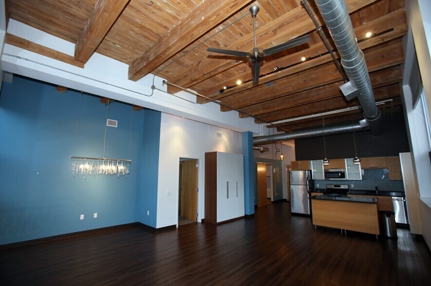 Open Floor Plan, Dining Room, Living Room, Kitchen - 120 Holmes St