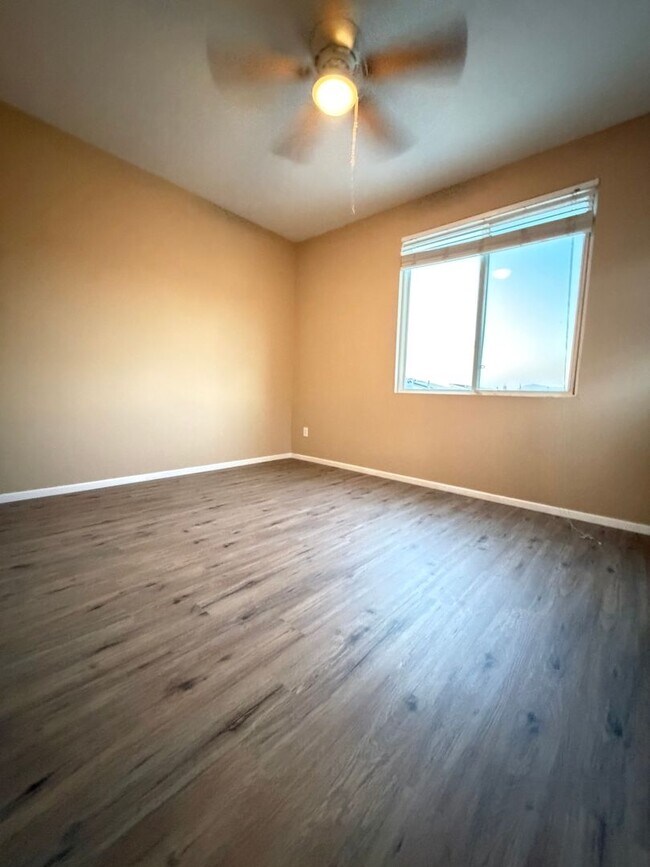 Building Photo - Unbeatable Downtown Escondido Townhome