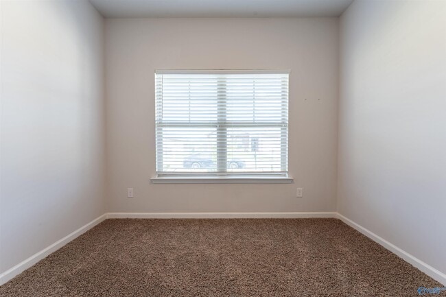 Building Photo - 22654 Regent Dr