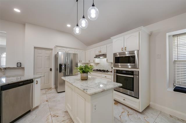 Building Photo - 8318 Luna Dr